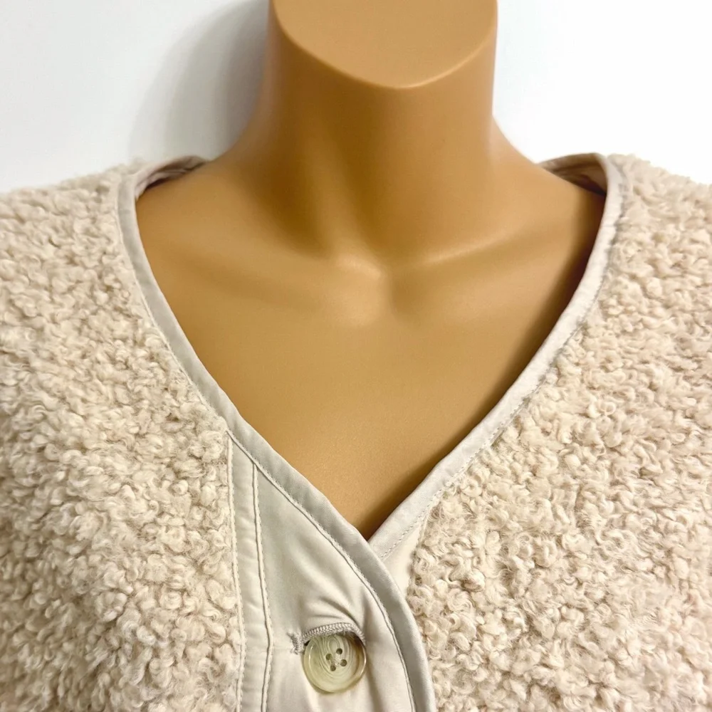 Old Navy Women's Beige Teddy Jacket - Picture 3 of 6